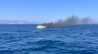Didim açıklarında tekne yangını: 2 kişi denizden kurtarıldı