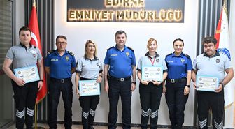 Edirne Emniyet Müdürü Ayhan'dan özel güvenliklere teşekkür belgesi