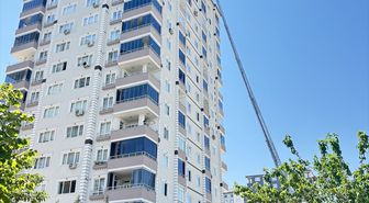 Gaziantep'te apartmanın çatısında çıkan yangın söndürüldü