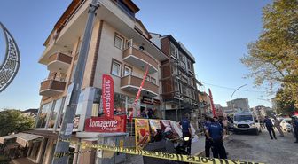İnşaat iskelesinden düşen işçi öldü