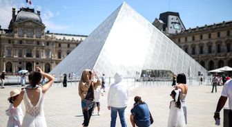 Louvre Müzesi'nin Soyulan Apollo Galerisi'nde Artık Mücevher Sergilenmeyecek