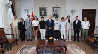 Ordu Valisi Erol, LGS'de tam puan alan öğrencileri tebrik etti