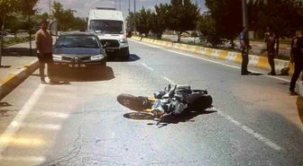 Patnos'ta motosiklet sürücüsü metrelerce sürüklendi
