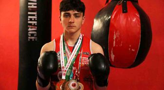 Sokaktan geçerken gördüğü spor salonu hayatını değiştirdi: Şimdi dünya şampiyonluğu peşinde