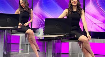 Sunucu Melike Çelik, havuz başından bikinili video paylaştı