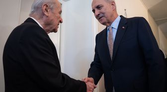 Kurtulmuş ve Bahçeli'den Meclis'te görüşme