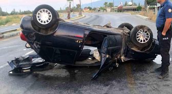 Ters dönen otomobildeki sürücü, sıkıştığı yerden kurtarıldı