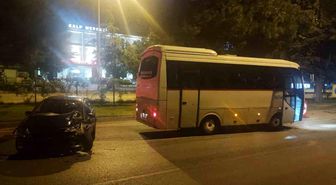 Ters yönden gelen alkollü sürücü servis minibüsüne çarptı