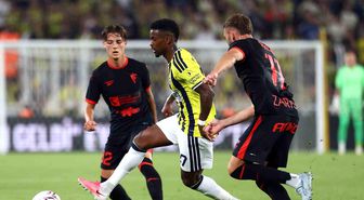 UEFA Şampiyonlar Ligi: Fenerbahçe: 1 Gornik Zabrze: 0 (İlk yarı)