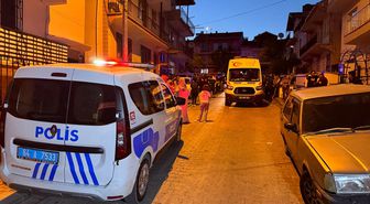 Uşak'ta dut toplamak için çıktığı çatıdan düşen kişi öldü