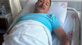 Yılan, bahçeye inen adamın ayağına saldırdı