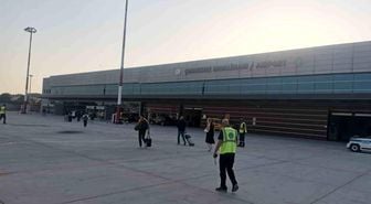 Brüksel'den gelen yolcu uçağı Çanakkale Havalimanı'na iniş yaptı