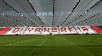 Diyarbakır Stadyumu'nun çimleri, 40 dereceyi aşan sıcaklıktan perde ve fan sistemiyle korunuyor