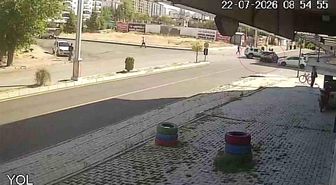 Dün vatandaş kıl payı kurtulmuştu aynı sokakta ikinci kaza