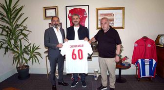 Erbaaspor Başkanı Cihan Akın Arslan'dan, Mecnun Otyakmaz'a ziyaret