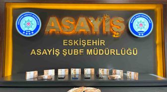 Kendisini polis olarak tanıtan 2 dolandırıcı yakalandı