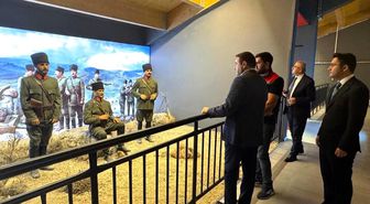 Vali Musa Işın, Dumlupınar Şehitliği ve Diorama Müzesi'ni Ziyaret Etti