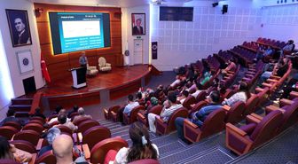 Prof. Nicholas A. Kotov Atatürk Üniversitesinde konferans düzenledi