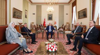 TBMM Başkanı Kurtulmuş, AK Parti Grubu ile görüştü