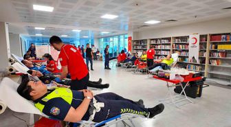 Tekirdağ'da polis ve jandarmadan örnek dayanışma: Kızılay'a kan bağışı