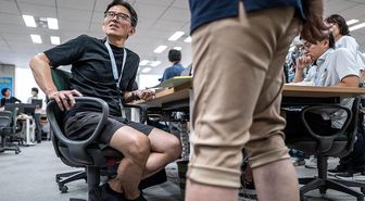 Tokyo'da 'Cool Biz' Girişimi: Şort Giymek Serbest mi, Tartışma mı Yarattı?