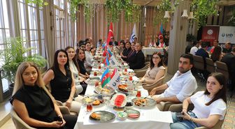 Uluslararası Demokratlar Birliği, Azerbaycanlı gazetecileri kahvaltıda buluşturdu