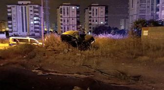 Adana'da takla atan otomobildeki 2 kişi yaralandı