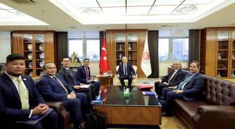 Bakan Bolat, Malezya'nın Ankara Büyükelçisi ile Görüştü