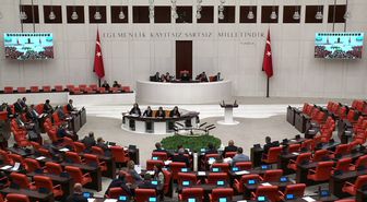 CHP'li Akay'dan Bakan Şimşek'e Tepki: 'Faiz Dışı Fazla Emeklinin Maaşından, İşçinin Alın Terinden'