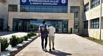 Dolandırıcılık suçundan aranan şahsı polis yakaladı