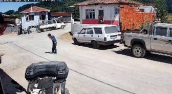 Minik Eren'den bayrak ve Atatürk portresine vefa