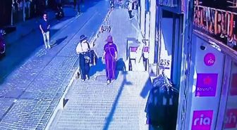 Fatih'te turistlerin cüzdanını çalan 2 kız tutuklandı
