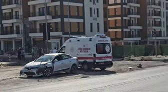 Gaziantep'te iki otomobil çarpıştı; 4 yaralı