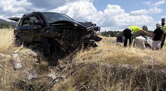 Kastamonu'da cip refüje çarptı: 5 yaralı