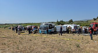Manisa'da midibüsle panelvanın çarpışması sonucu 1 kişi öldü, 10 kişi yaralandı