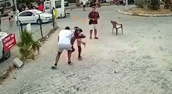 Sokakta çıkan tartışmada birbirini bıçakladılar; o anlar kamerada