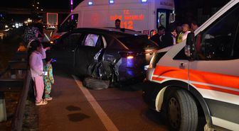Sakarya'da 2 SUV tipi aracın çarpıştığı kazada 4 kişi yaralandı