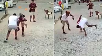 Sokakta çıkan tartışmada birbirini bıçakladılar