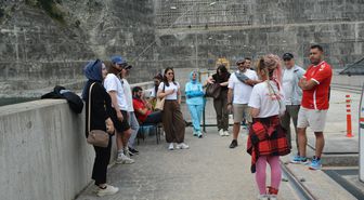 Türkiye'nin en yüksek 2'nci barajı Deriner'de halatlı adrenalin