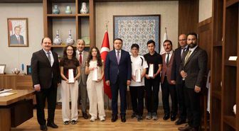 Vali Musa Işın, LGS Türkiye birincilerini ağırladı