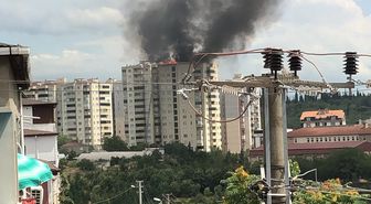 Gebze'de 15 katlı binada çatı yangını