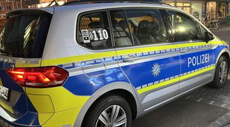 Regensburg'da Bankaya Bıçaklı Saldırı: Bir Çalışan Hayatını Kaybetti, 20 Yaşındaki Şüpheli Gözaltında