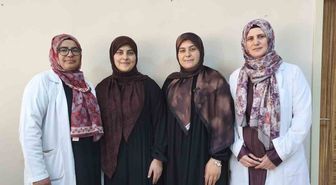 Mersin'de iki kız kardeş aynı anda üniversiteyi bitirip hafızlık yaptı