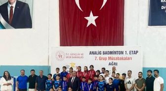 Elazığ badminton takımları grup lideri olarak yarı finale yükseldi