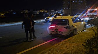 Nusaybin'de otomobil çarpıştı: 3 yaralı