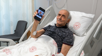 Şehit babası Rüştü Akkuş’a kapalı yöntemle kalp kapağı takıldı