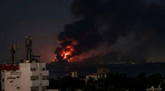 Yemen'in Hudeyde kentinde şiddetli patlamalar meydana geldi