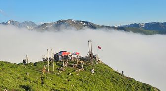 Bulutların üzerindeki Huser Yaylası ziyaretçilerini ağırlıyor