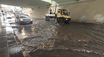İstanbul'da sağanak; Zincirlikuyu'da alt geçit su içinde kaldı