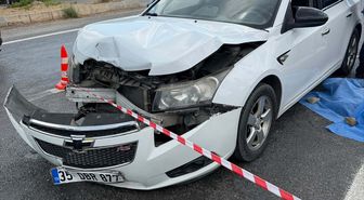İzmir’de iki araç çarpıştı: 1 ölü, 5 yaralı